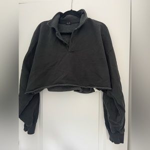 Brandy Melville Archer Sweatshirt Cropped